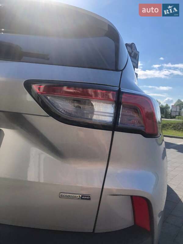 Внедорожник / Кроссовер Ford Escape 2020 в Стрые