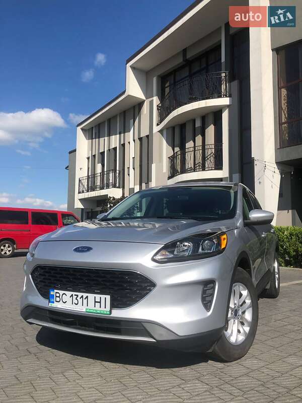 Внедорожник / Кроссовер Ford Escape 2020 в Стрые