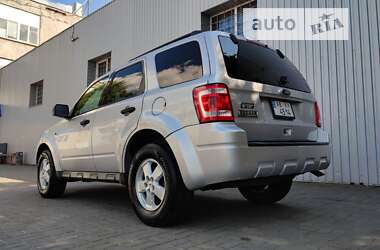 Внедорожник / Кроссовер Ford Escape 2010 в 