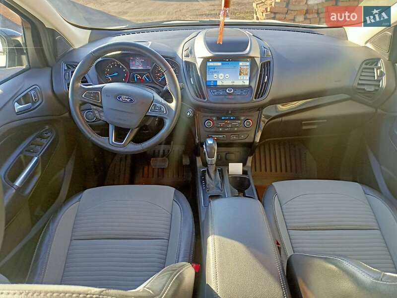 Внедорожник / Кроссовер Ford Escape 2018 в Черкассах