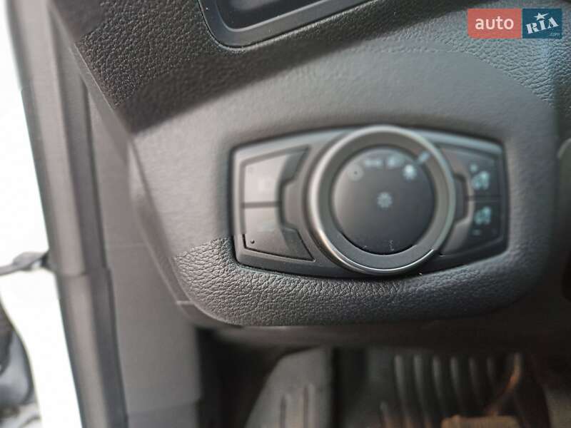 Внедорожник / Кроссовер Ford Escape 2018 в Черкассах