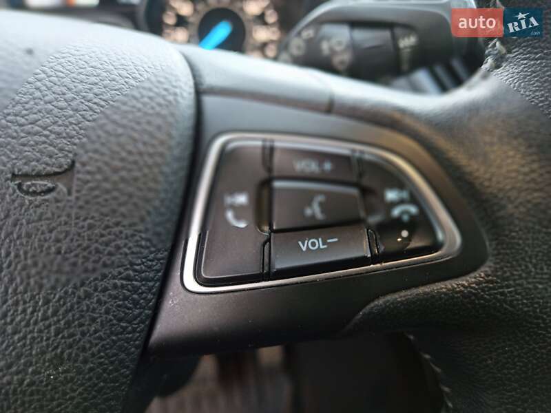 Внедорожник / Кроссовер Ford Escape 2018 в Черкассах
