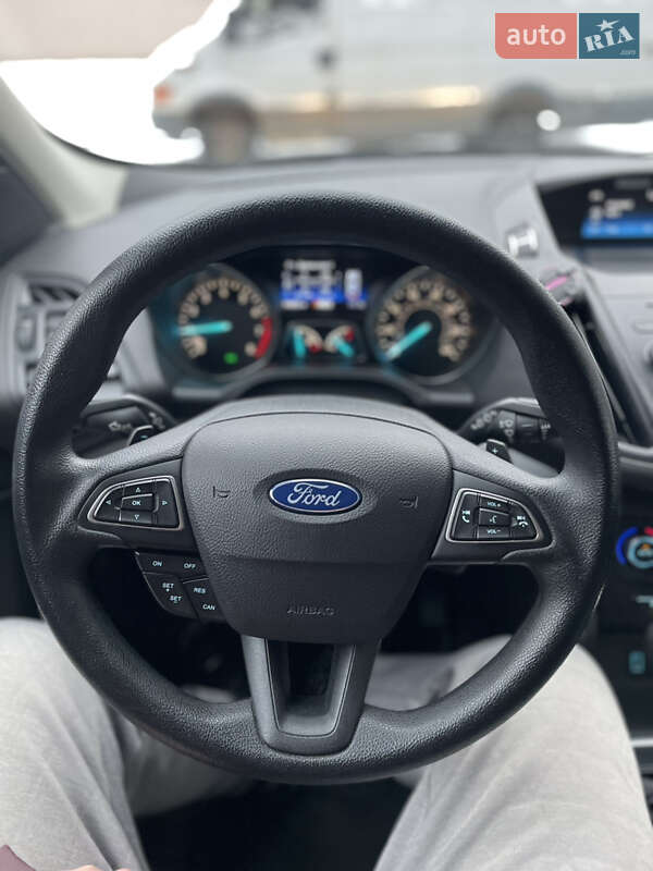Внедорожник / Кроссовер Ford Escape 2016 в Киеве