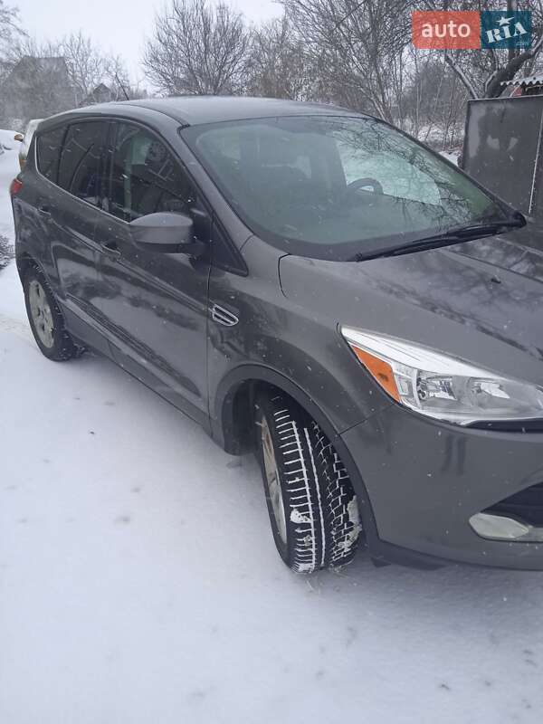 Внедорожник / Кроссовер Ford Escape 2014 в 