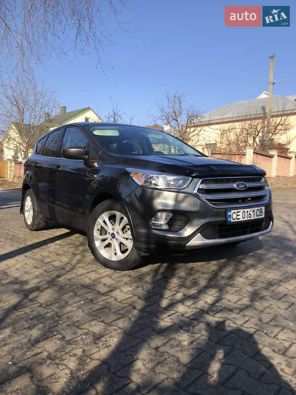 Внедорожник / Кроссовер Ford Escape 2017 в Черновцах