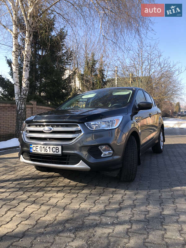 Внедорожник / Кроссовер Ford Escape 2017 в Черновцах