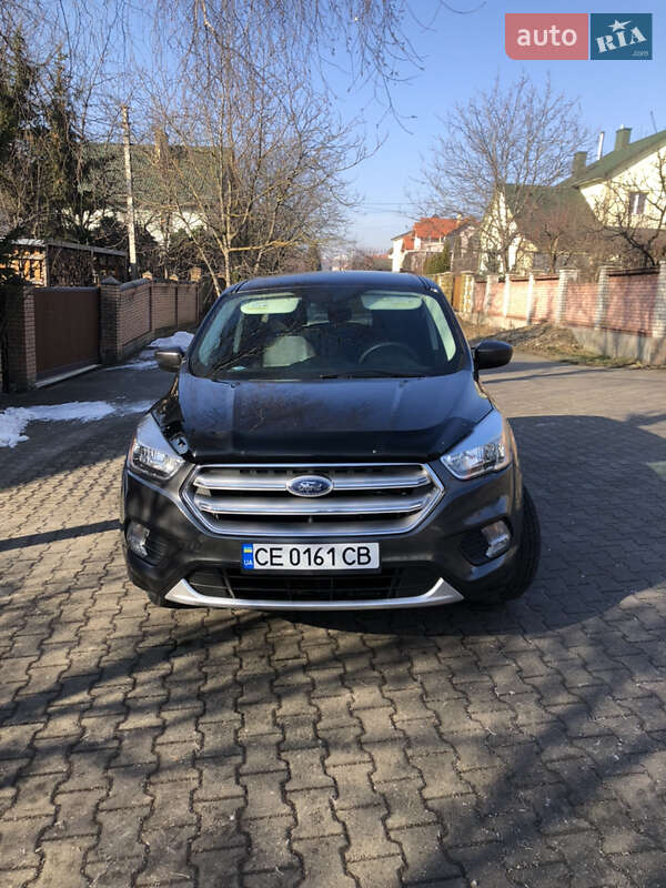 Внедорожник / Кроссовер Ford Escape 2017 в Черновцах