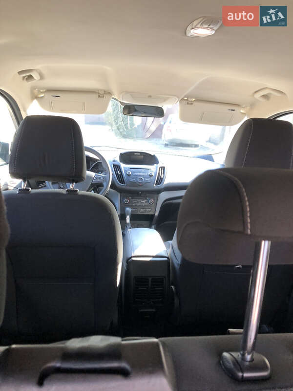 Внедорожник / Кроссовер Ford Escape 2017 в Черновцах