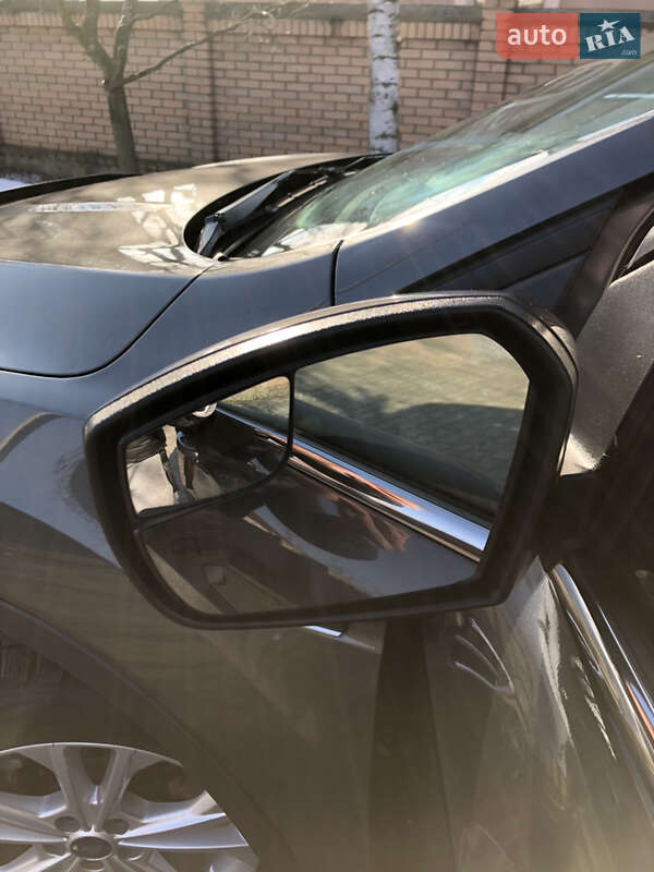 Внедорожник / Кроссовер Ford Escape 2017 в Черновцах