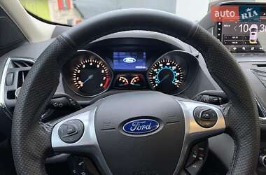 Позашляховик / Кросовер Ford Escape 2014 в 