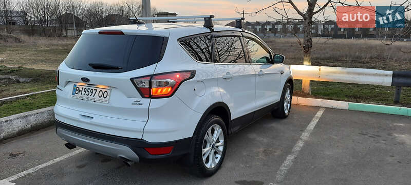 Внедорожник / Кроссовер Ford Escape 2017 в Одессе