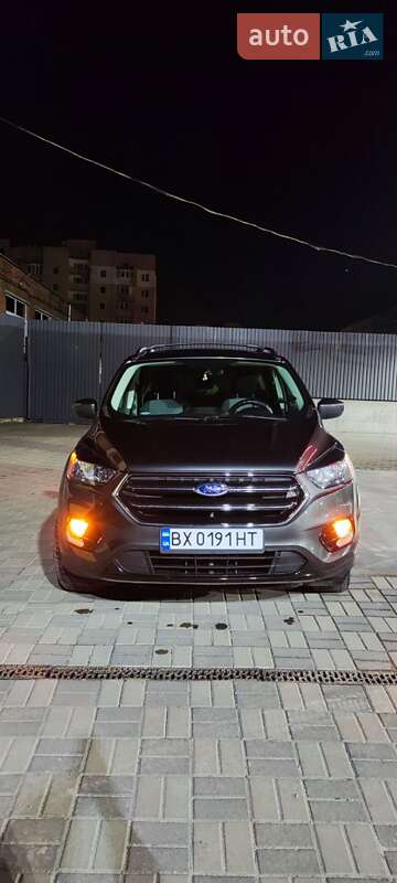 Внедорожник / Кроссовер Ford Escape 2018 в Хмельницком