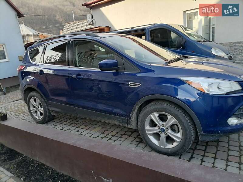 Внедорожник / Кроссовер Ford Escape 2012 в Рахове
