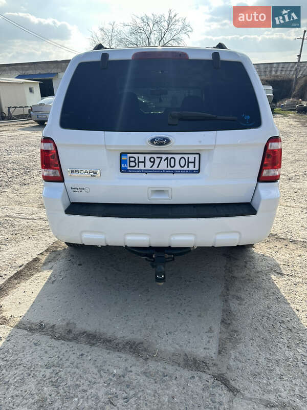 Внедорожник / Кроссовер Ford Escape 2009 в Беляевке