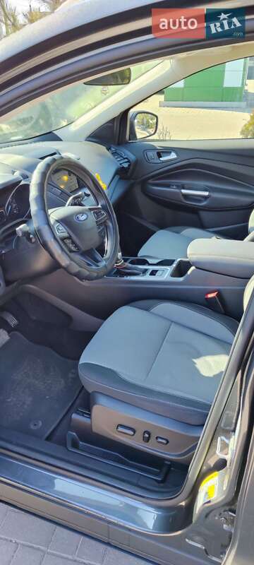 Внедорожник / Кроссовер Ford Escape 2018 в Хмельницком