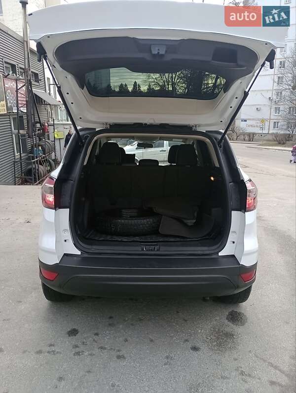 Внедорожник / Кроссовер Ford Escape 2017 в Харькове