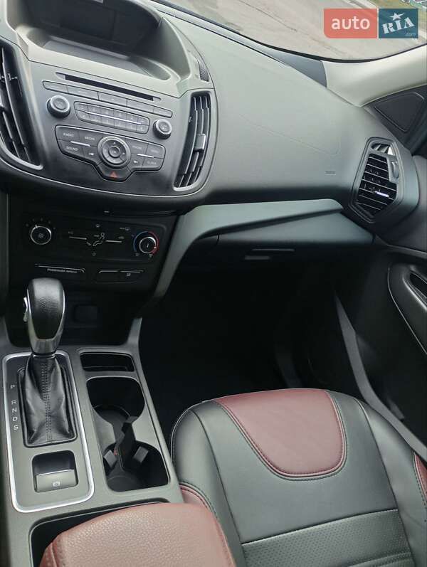 Внедорожник / Кроссовер Ford Escape 2017 в Харькове
