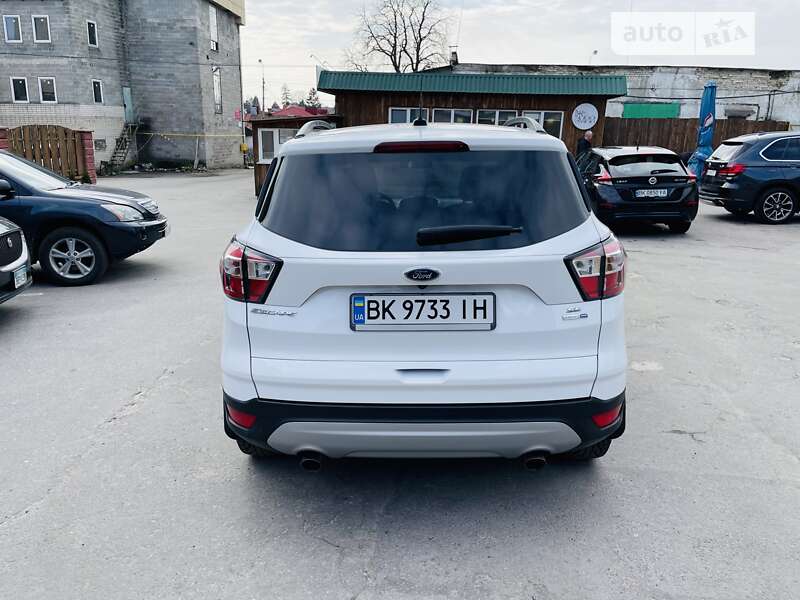 Внедорожник / Кроссовер Ford Escape 2018 в Ровно