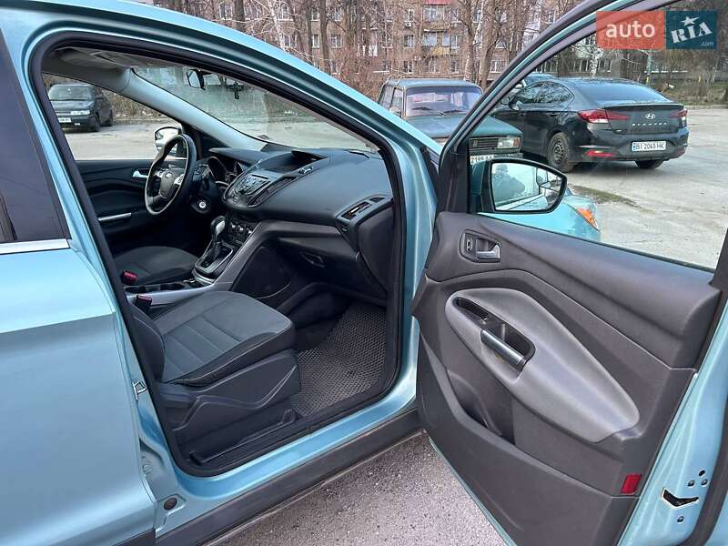 Внедорожник / Кроссовер Ford Escape 2012 в Полтаве