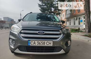 Внедорожник / Кроссовер Ford Escape 2017 в Умани