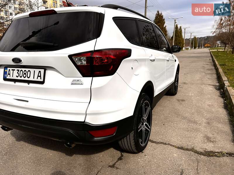 Позашляховик / Кросовер Ford Escape 2018 в Івано-Франківську