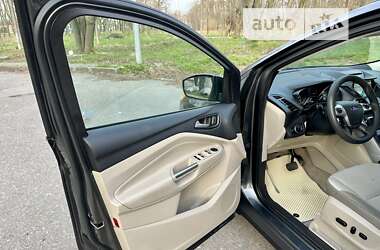 Внедорожник / Кроссовер Ford Escape 2015 в 