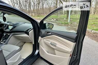 Внедорожник / Кроссовер Ford Escape 2015 в 