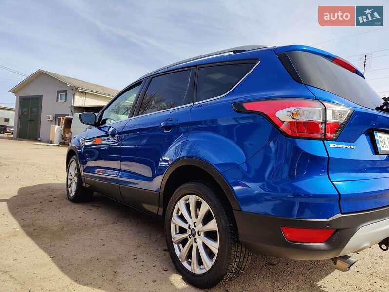 Внедорожник / Кроссовер Ford Escape 2016 в Ровно