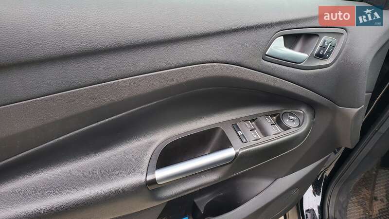 Внедорожник / Кроссовер Ford Escape 2015 в Киеве