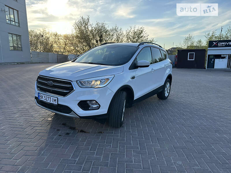 Внедорожник / Кроссовер Ford Escape 2019 в Ровно