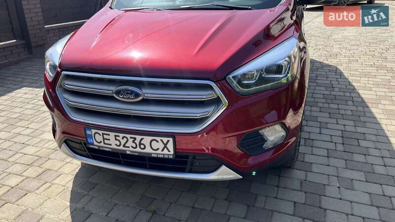 Позашляховик / Кросовер Ford Escape 2018 в Чернівцях