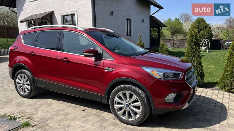 Позашляховик / Кросовер Ford Escape 2018 в Чернівцях