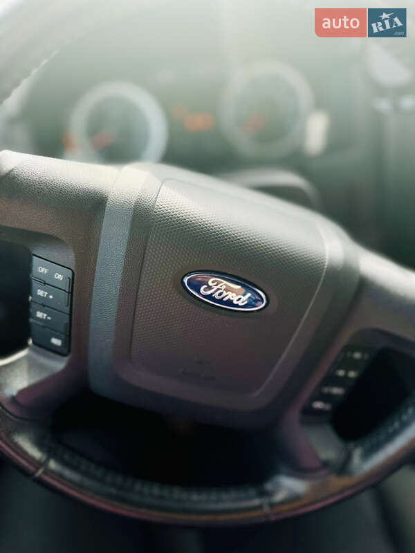 Внедорожник / Кроссовер Ford Escape 2011 в Львове