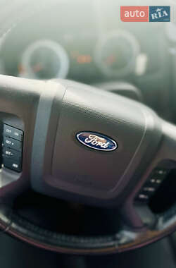 Внедорожник / Кроссовер Ford Escape 2011 в 