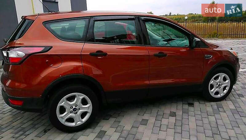 Внедорожник / Кроссовер Ford Escape 2016 в Львове