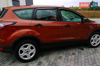 Позашляховик / Кросовер Ford Escape 2016 в  фото 5 Позашляховик / Кросовер Ford Escape 2016 в