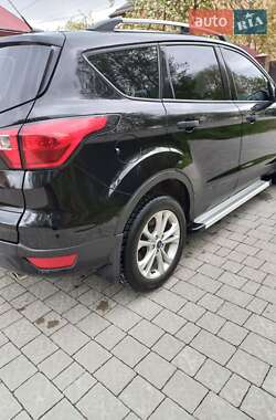 Внедорожник / Кроссовер Ford Escape 2019 в Львове