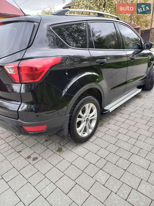 Внедорожник / Кроссовер Ford Escape 2019 в Львове