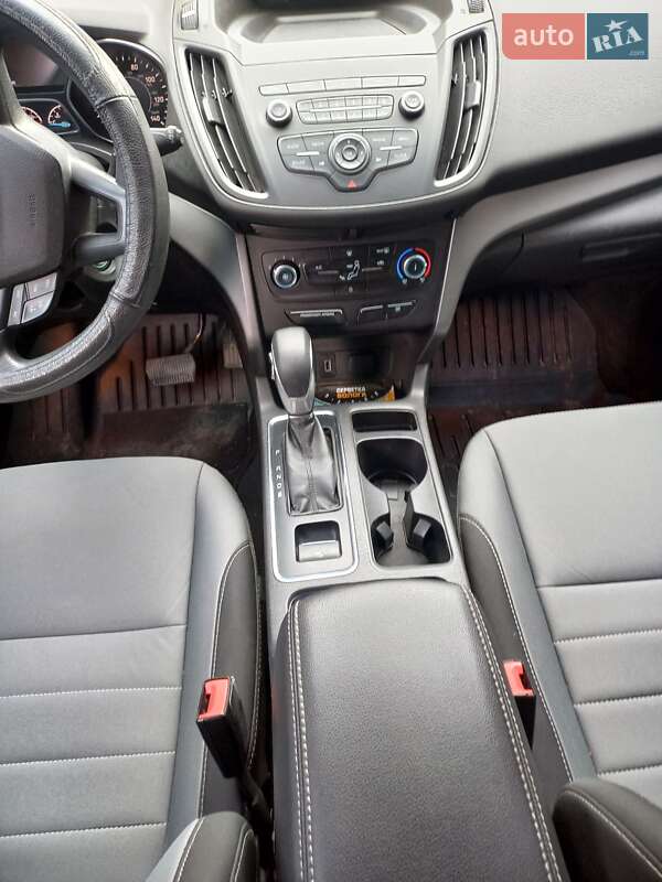 Внедорожник / Кроссовер Ford Escape 2019 в Львове