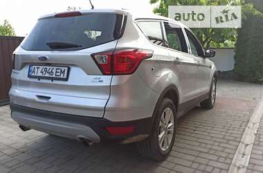 Внедорожник / Кроссовер Ford Escape 2019 в Ивано-Франковске