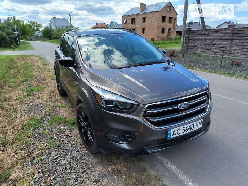 Позашляховик / Кросовер Ford Escape 2019 в Луцьку
