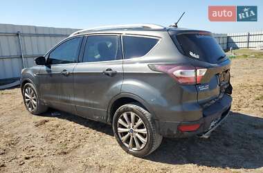 Внедорожник / Кроссовер Ford Escape 2018 в 