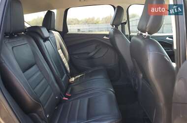 Внедорожник / Кроссовер Ford Escape 2018 в 