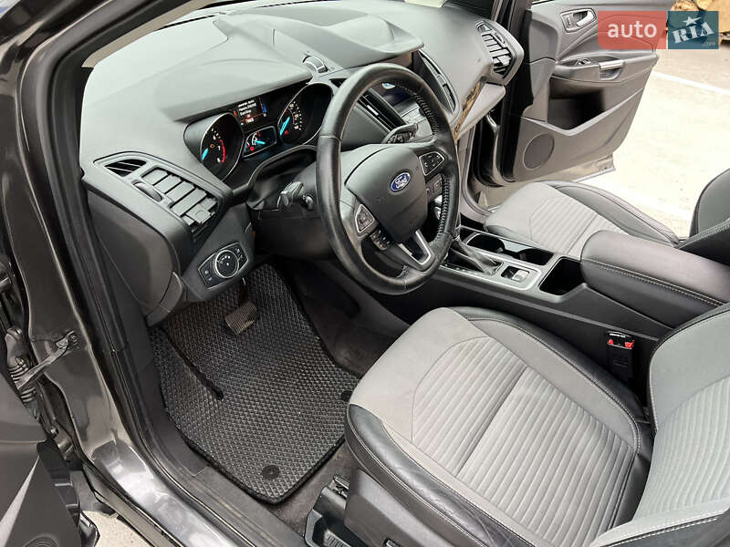 Внедорожник / Кроссовер Ford Escape 2019 в Кременчуге