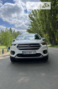 Позашляховик / Кросовер Ford Escape 2017 в Ладижині