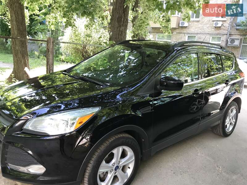 Внедорожник / Кроссовер Ford Escape 2015 в 
