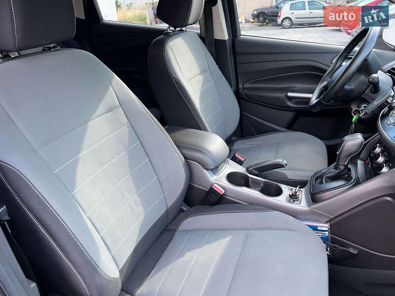 Позашляховик / Кросовер Ford Escape 2016 в Києві