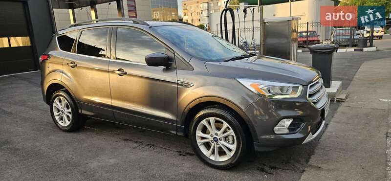 Внедорожник / Кроссовер Ford Escape 2018 в Коростене