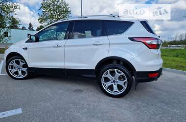 Позашляховик / Кросовер Ford Escape 2017 в Одесі