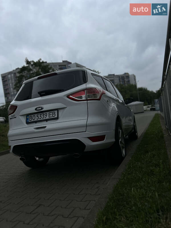Позашляховик / Кросовер Ford Escape 2015 в Івано-Франківську